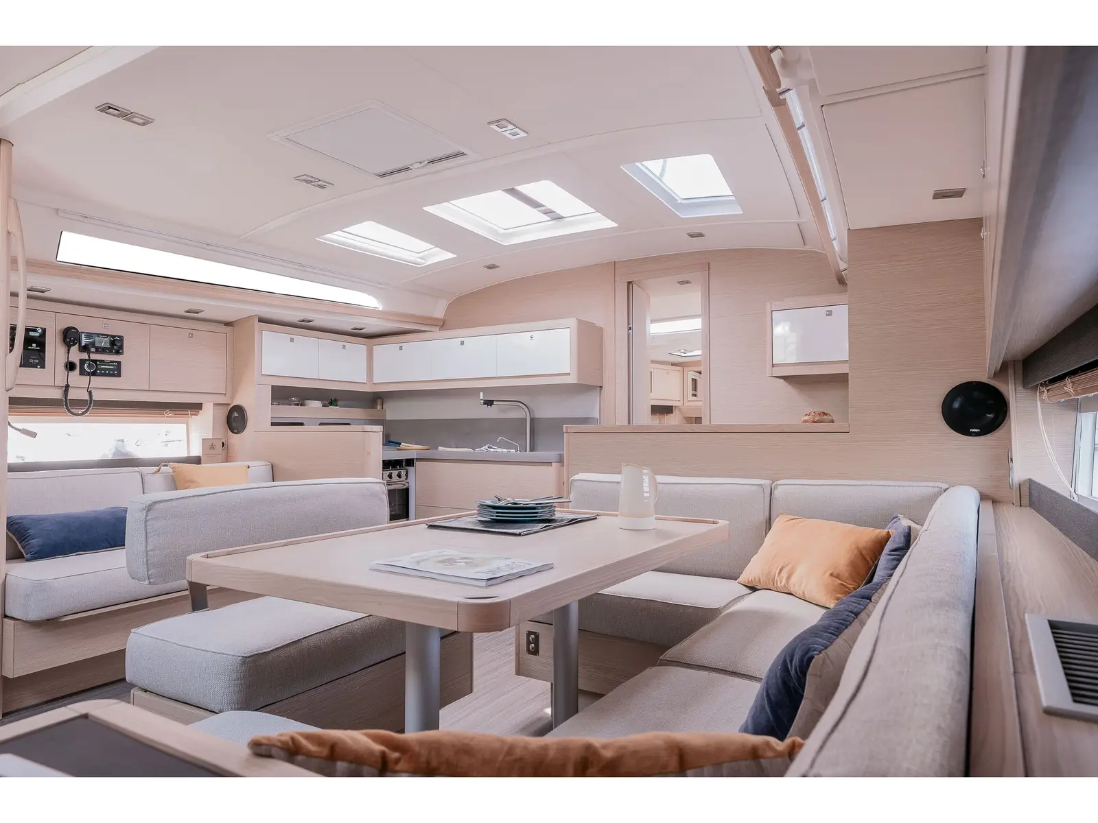 Dori, Interior image