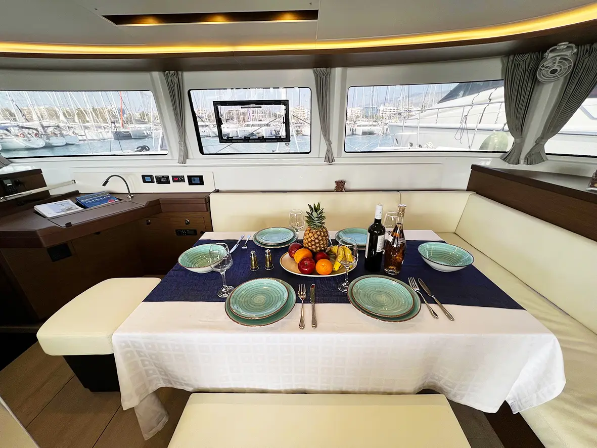 GALAXY (air condition, generator, water maker) _Skippered Only_, photograph 17