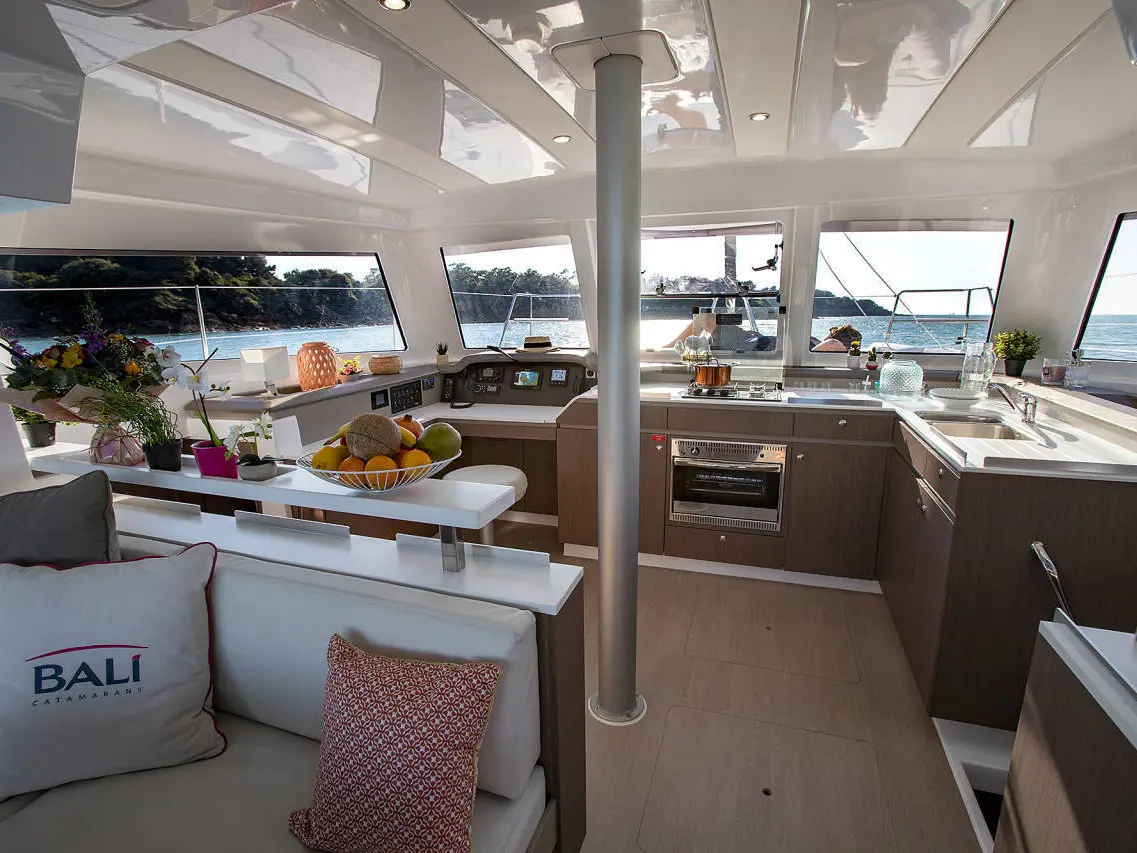 Rafaela, Interior image