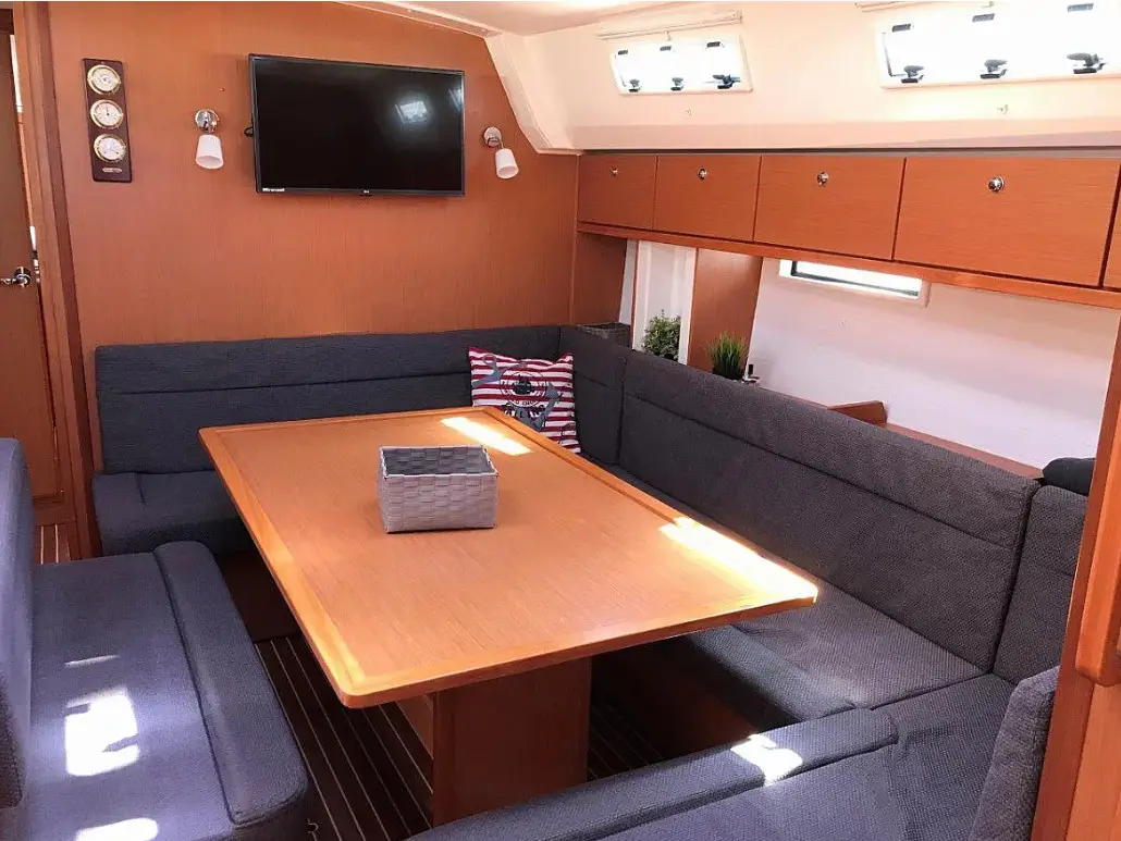 Juniper, Interior image