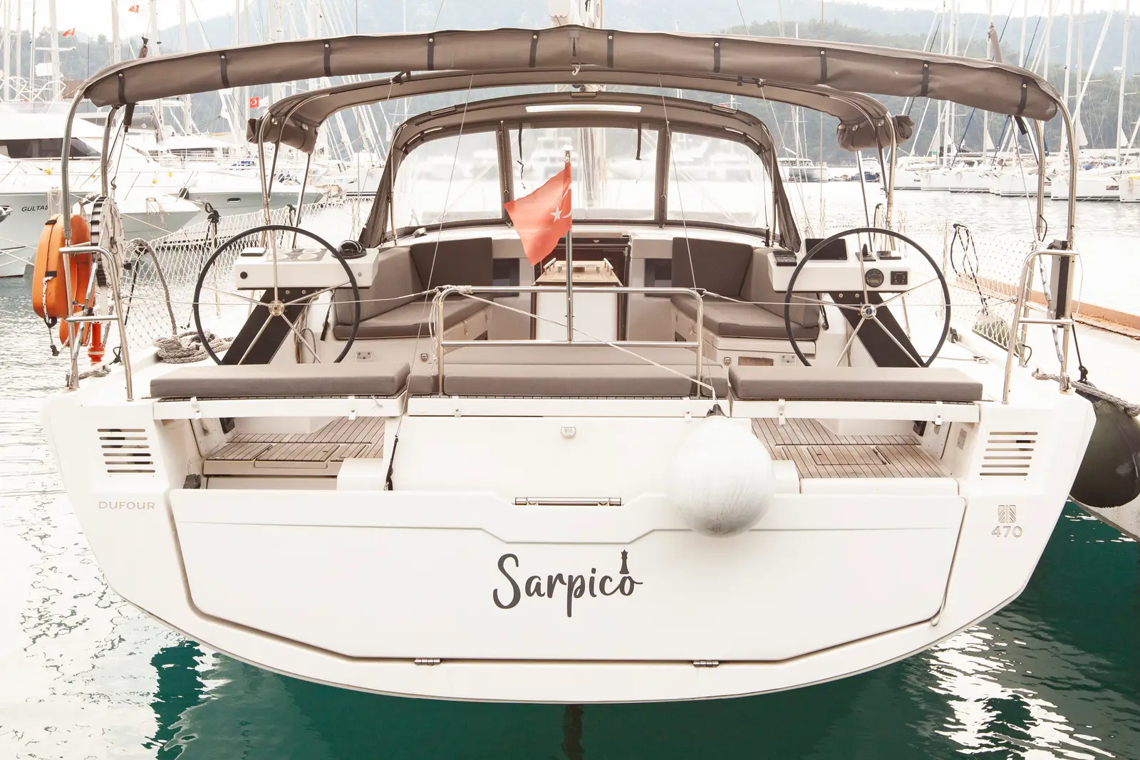 Sarpico, Transom