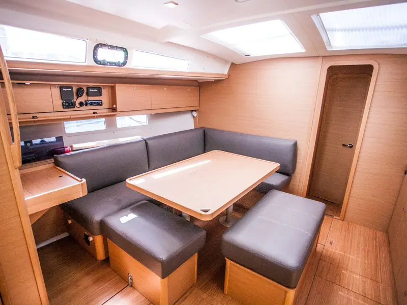 MADICKEN (new sails 2024., air condition), Interior image