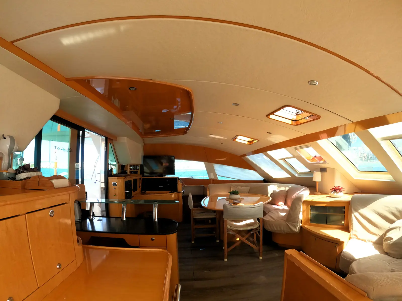 Audaz, Interior image
