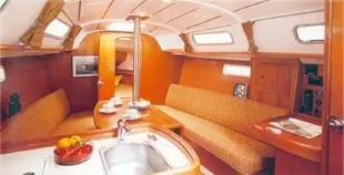 Sunsail 31 Classic, Interior image