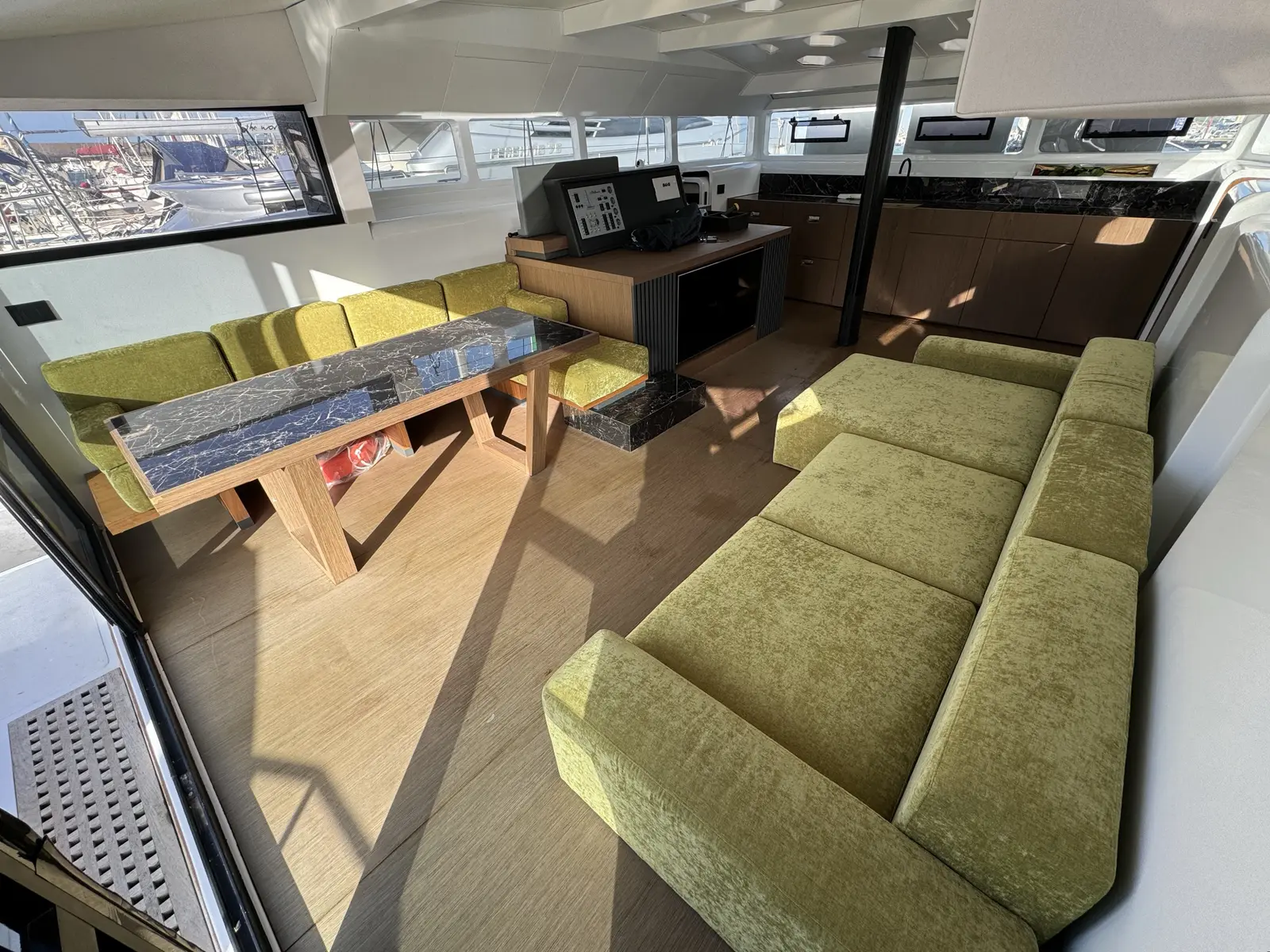 Veronchie, Interior image