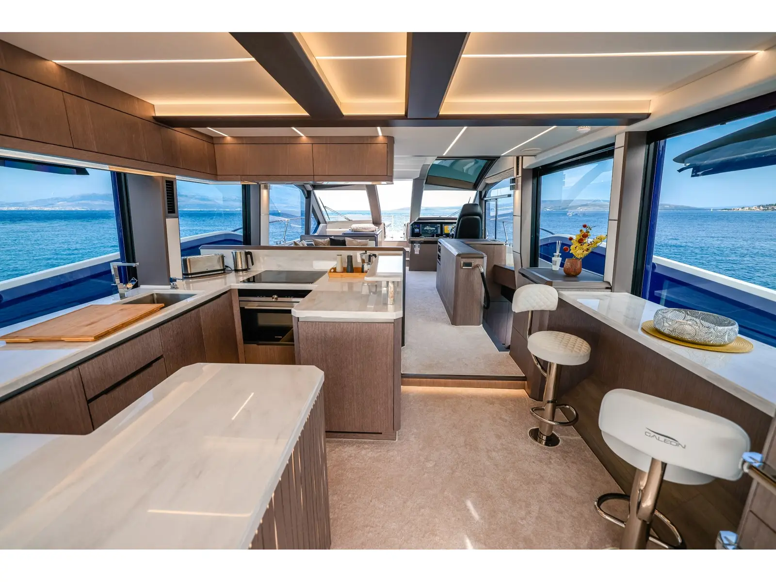 Premium +, Interior image