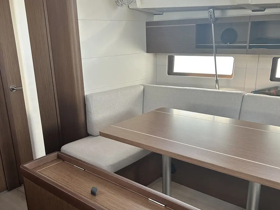 Just Dream, Interior image