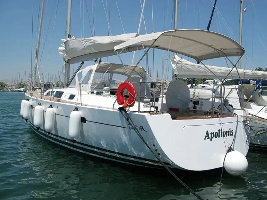 Apollonis, Main image