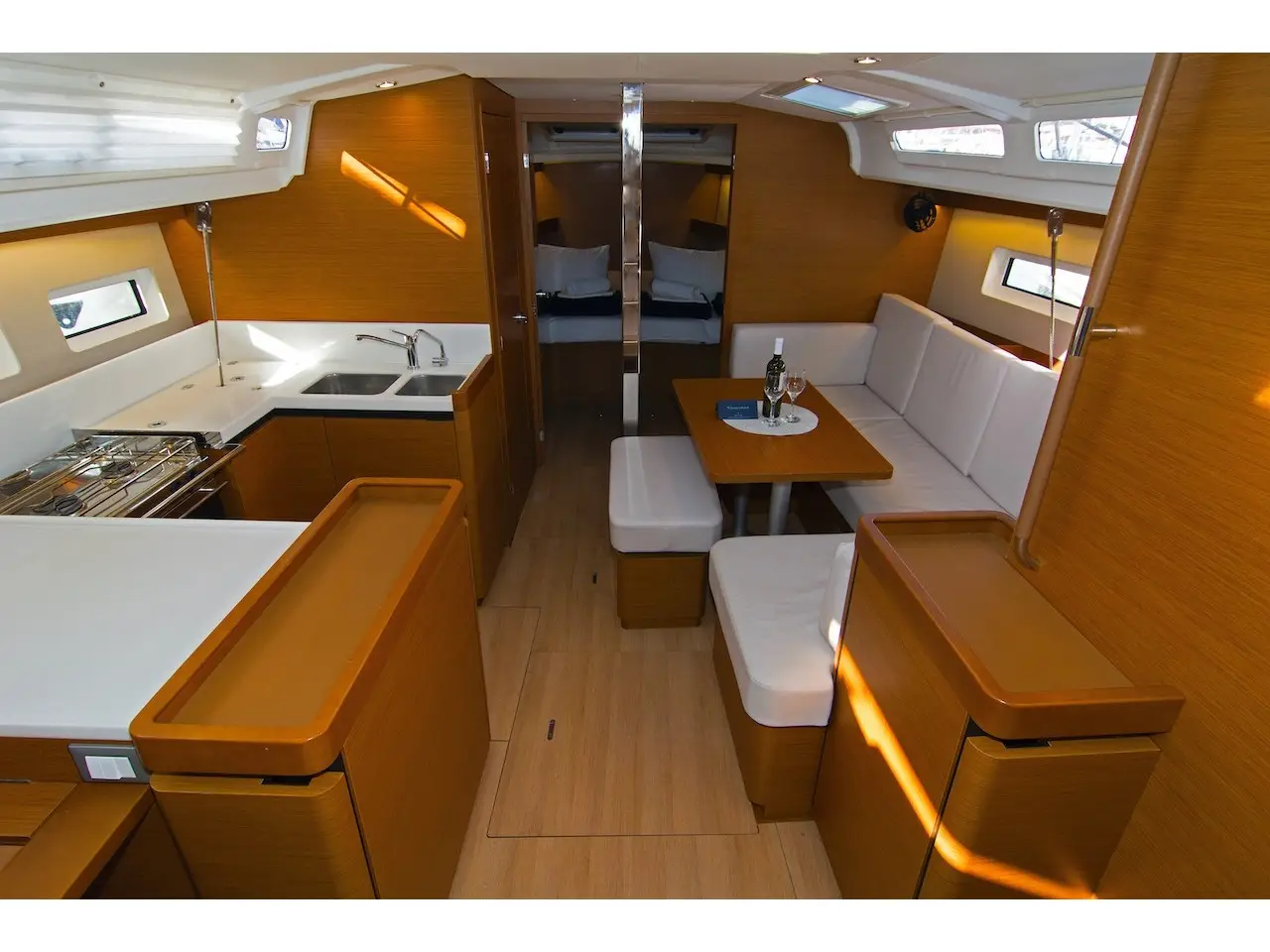 Tanpopo, Interior image