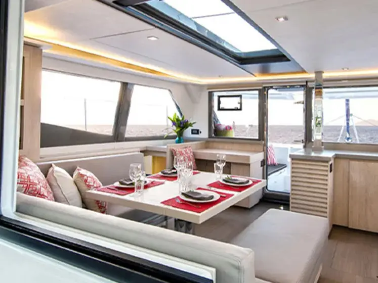 Sunsail 454L Classic, Interior image