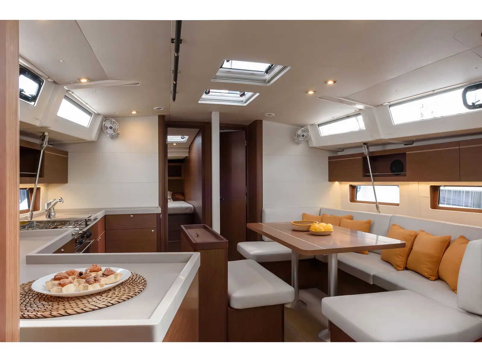 Circe - Water maker, Solar Panel, Interior image