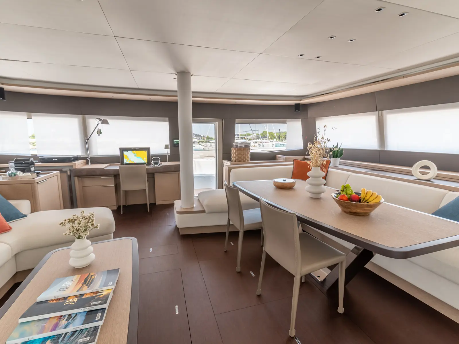 SEADUCTIVE ORCA, Interior image