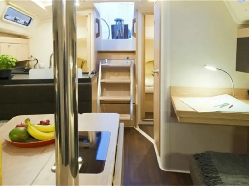 SunShine, Interior image
