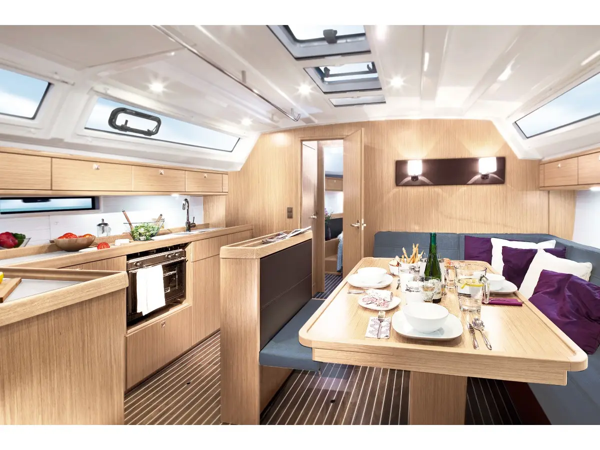 Trex, Interior image