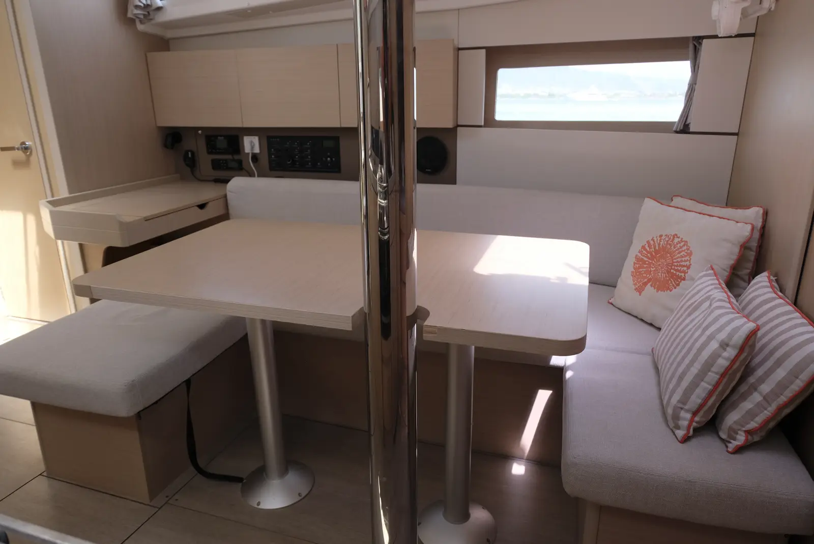 TRITON 89, photograph 20
