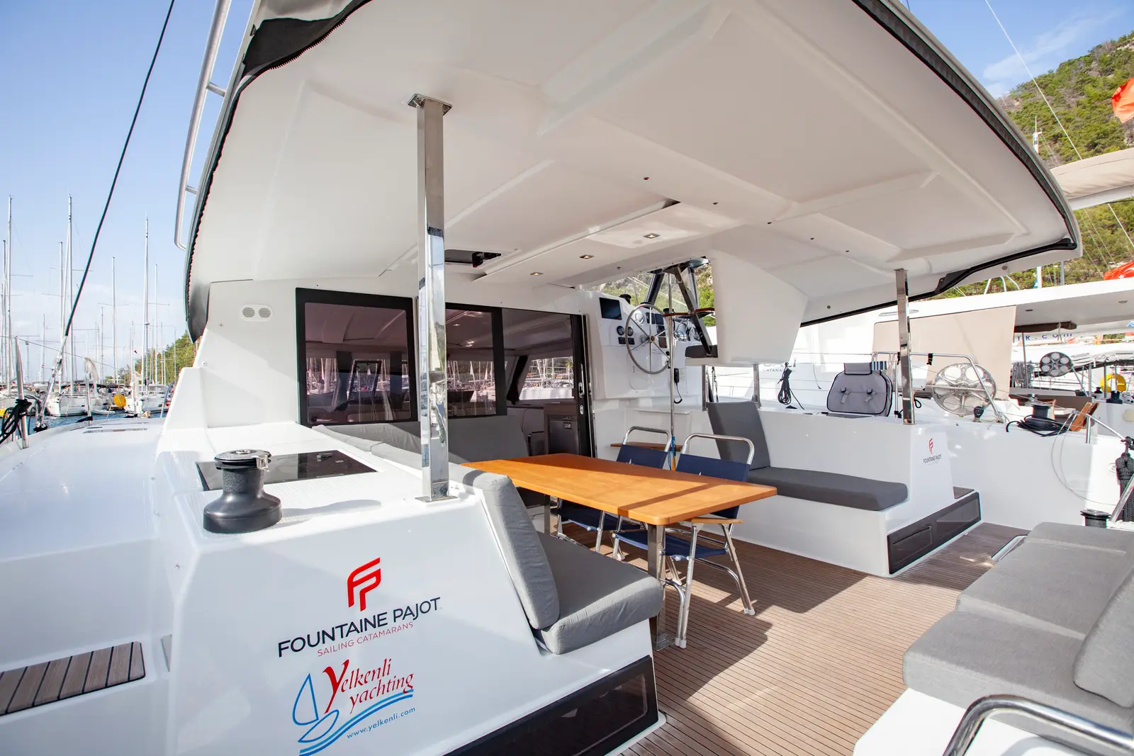 Serenita, Cockpit
