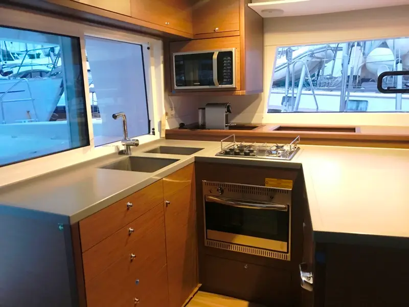 Golden Dream, Interior image