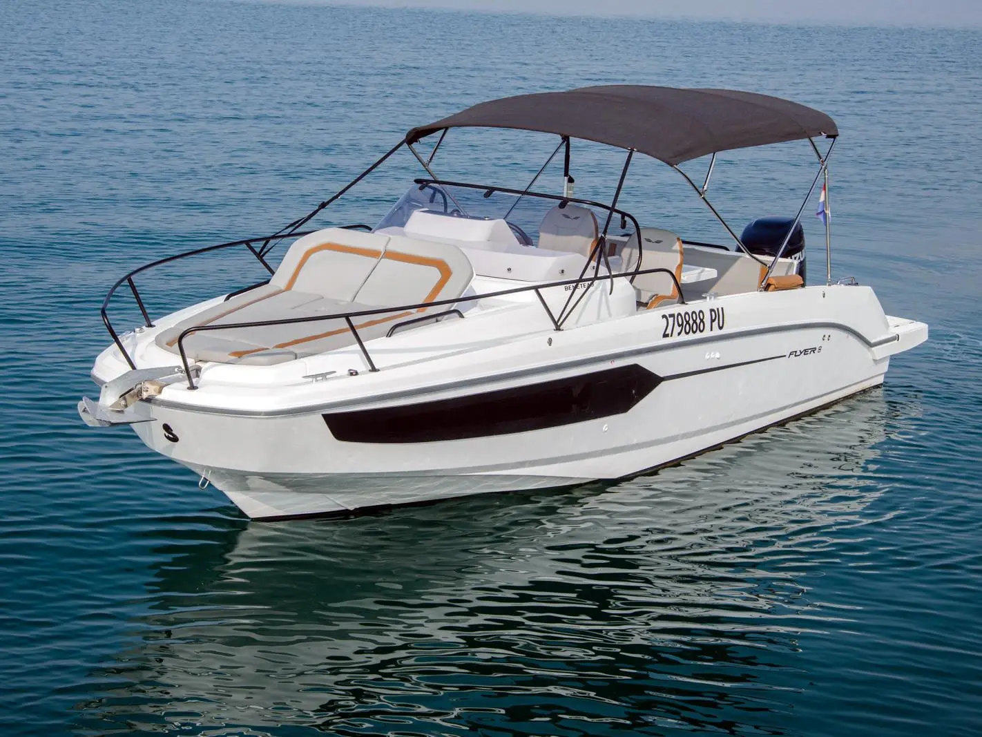 Beneteau Flyer 8, Main image