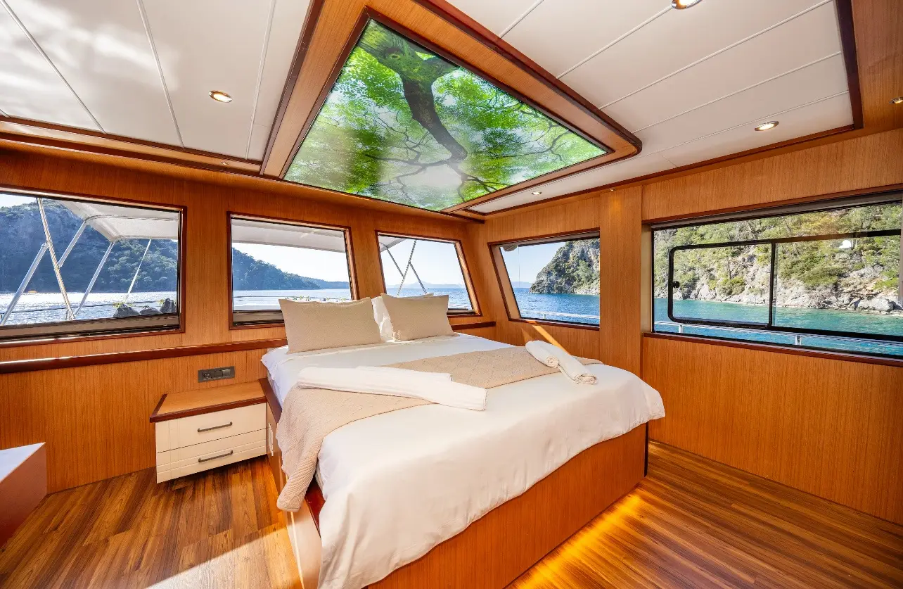 Lila Trawler, photograph 27