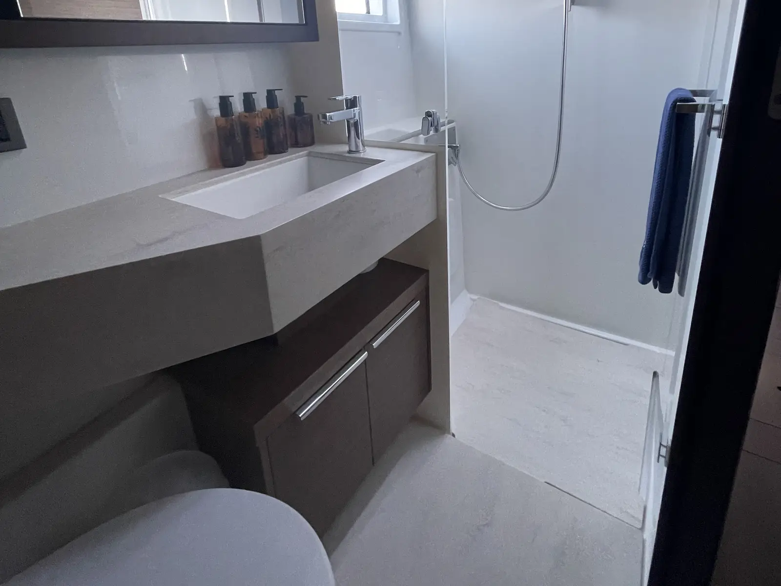ARCA, Bathroom