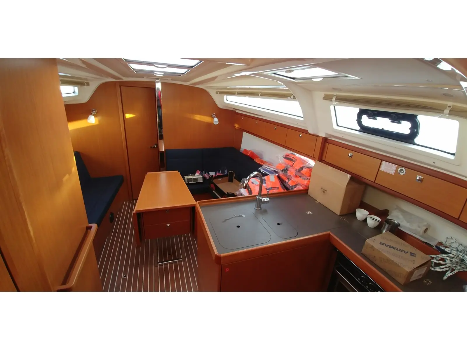 AMALIA, Interior image