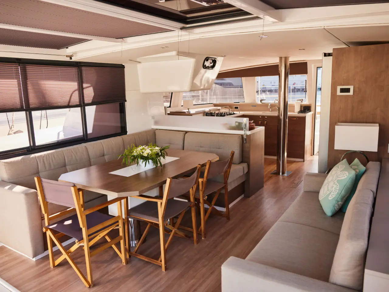 Libra, Interior image