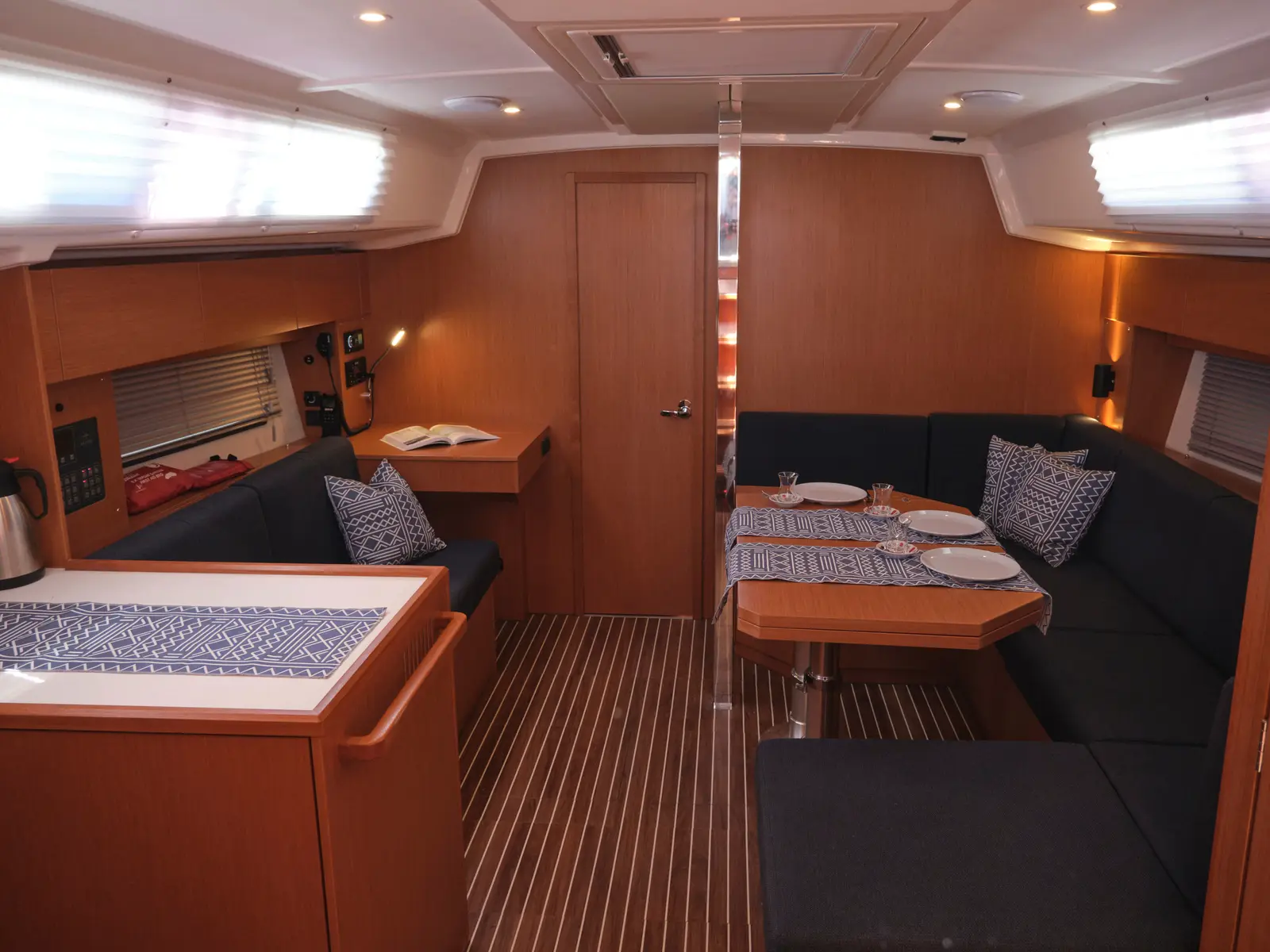 Selene, Interior image