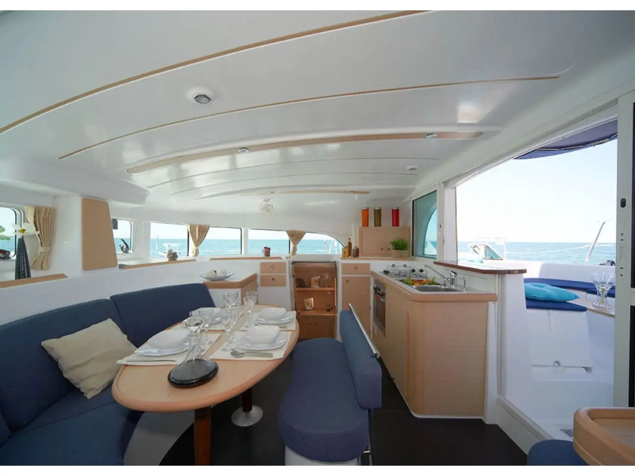 Kiss, Interior image