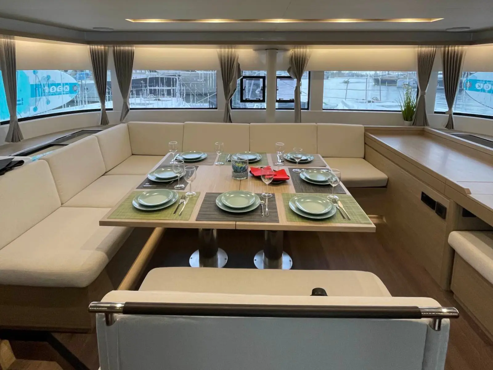 AEGEUS (A/C, Gen, W.Maker, Teak cockpit, underwater lights), Interior image