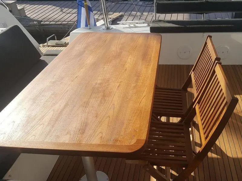 Aurora, Deck