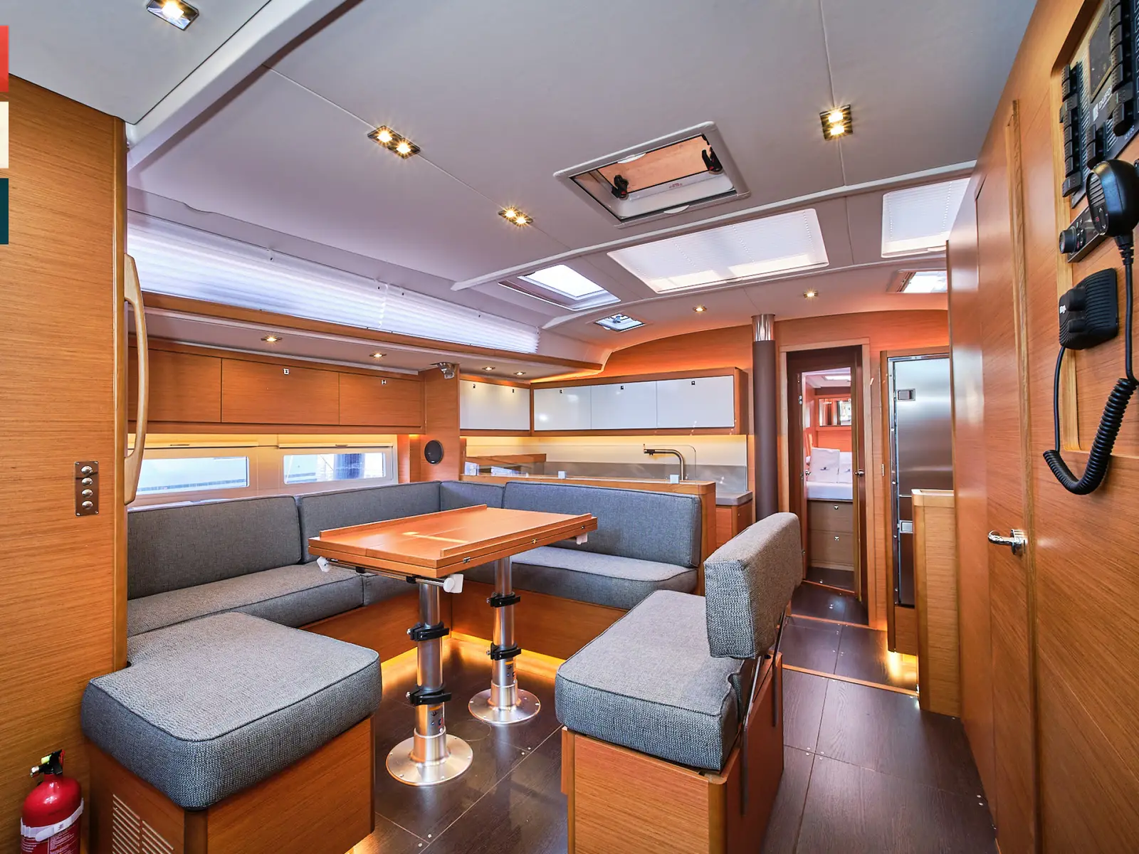 Allegro, Interior image