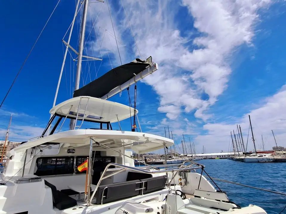 Silver Elli, Lagoon 46