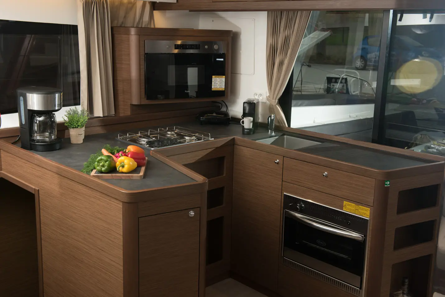 Euphoria, Kitchen