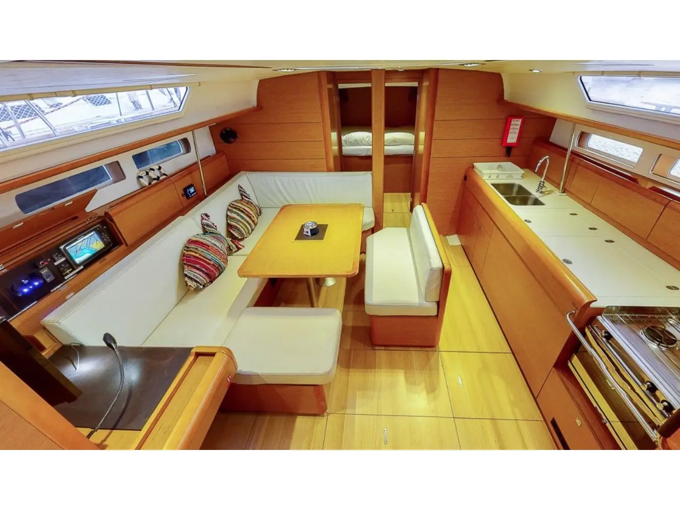 Haidi, Interior image