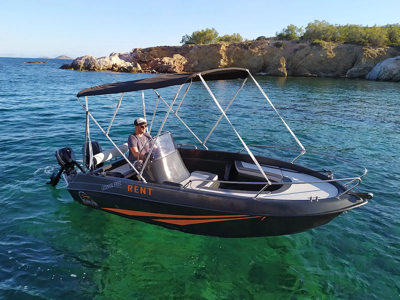 Nestoras, Motorboat