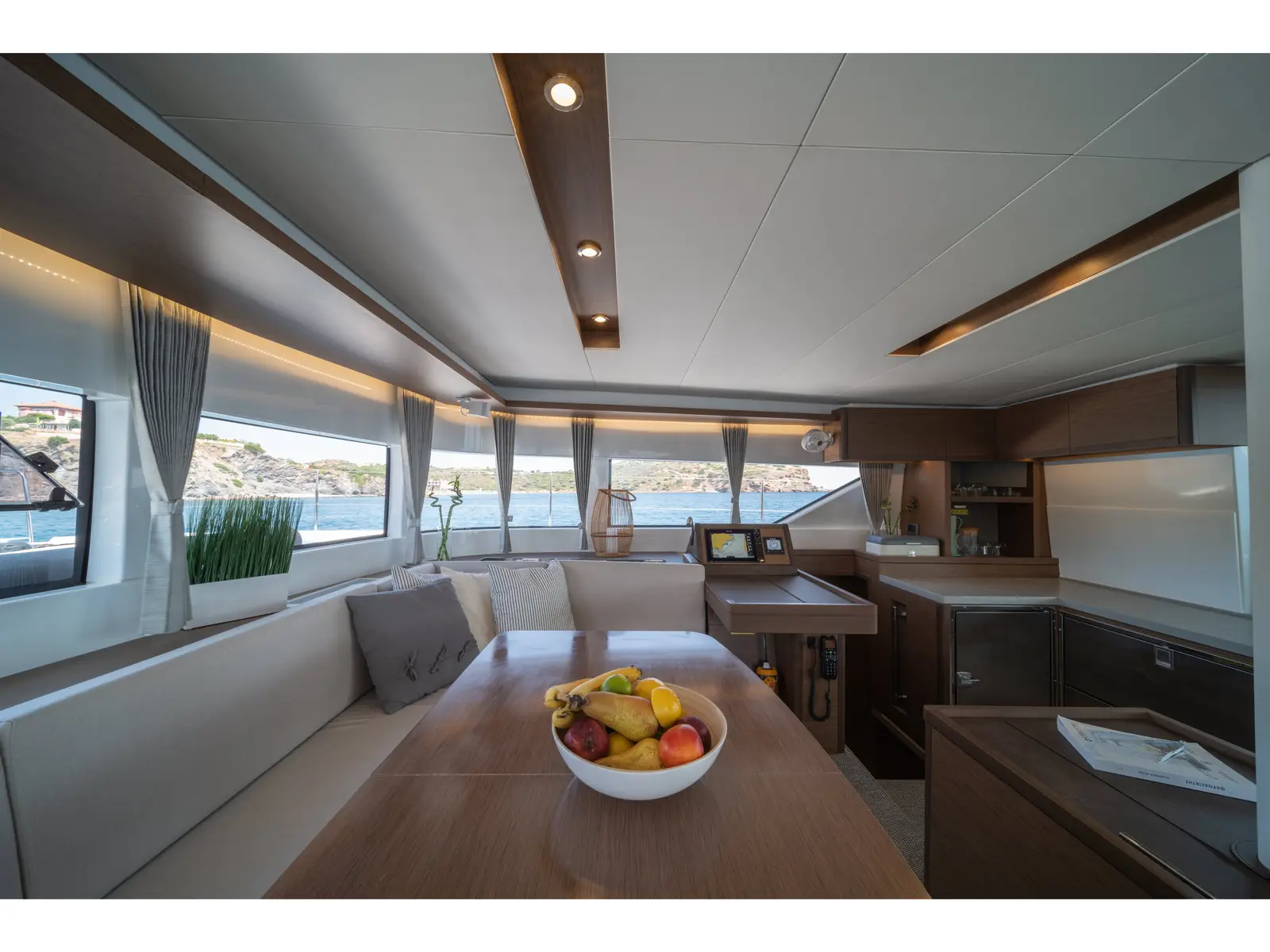 NOMAD II, Interior image
