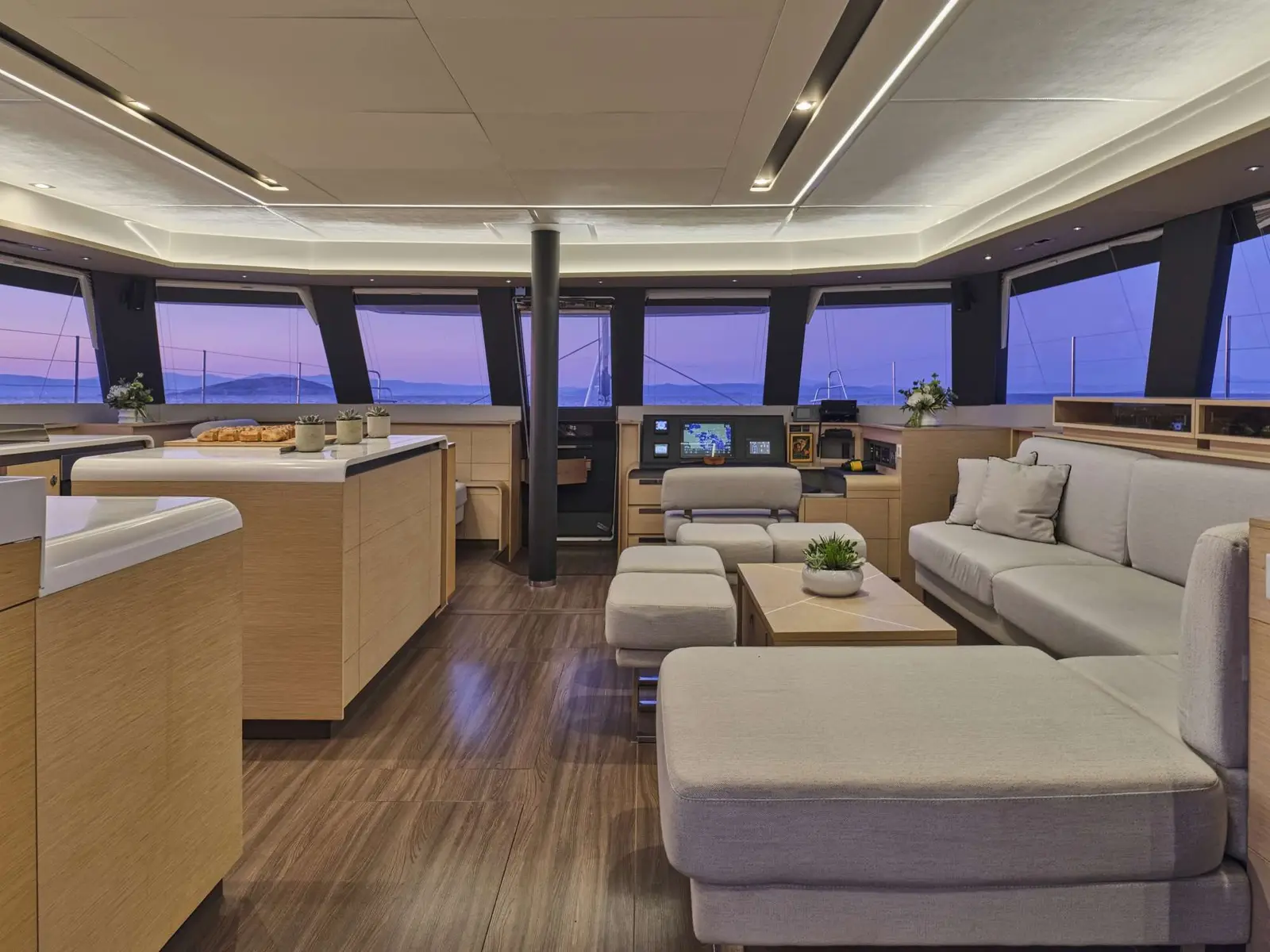 Serenissima, Interior image