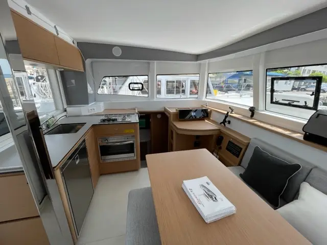 Zara, Interior image