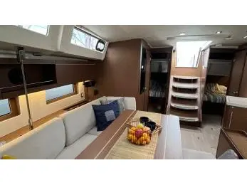 BLACK JACK, Interior image