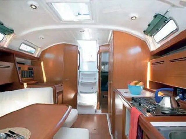 Rhodes Yachting, Interior image