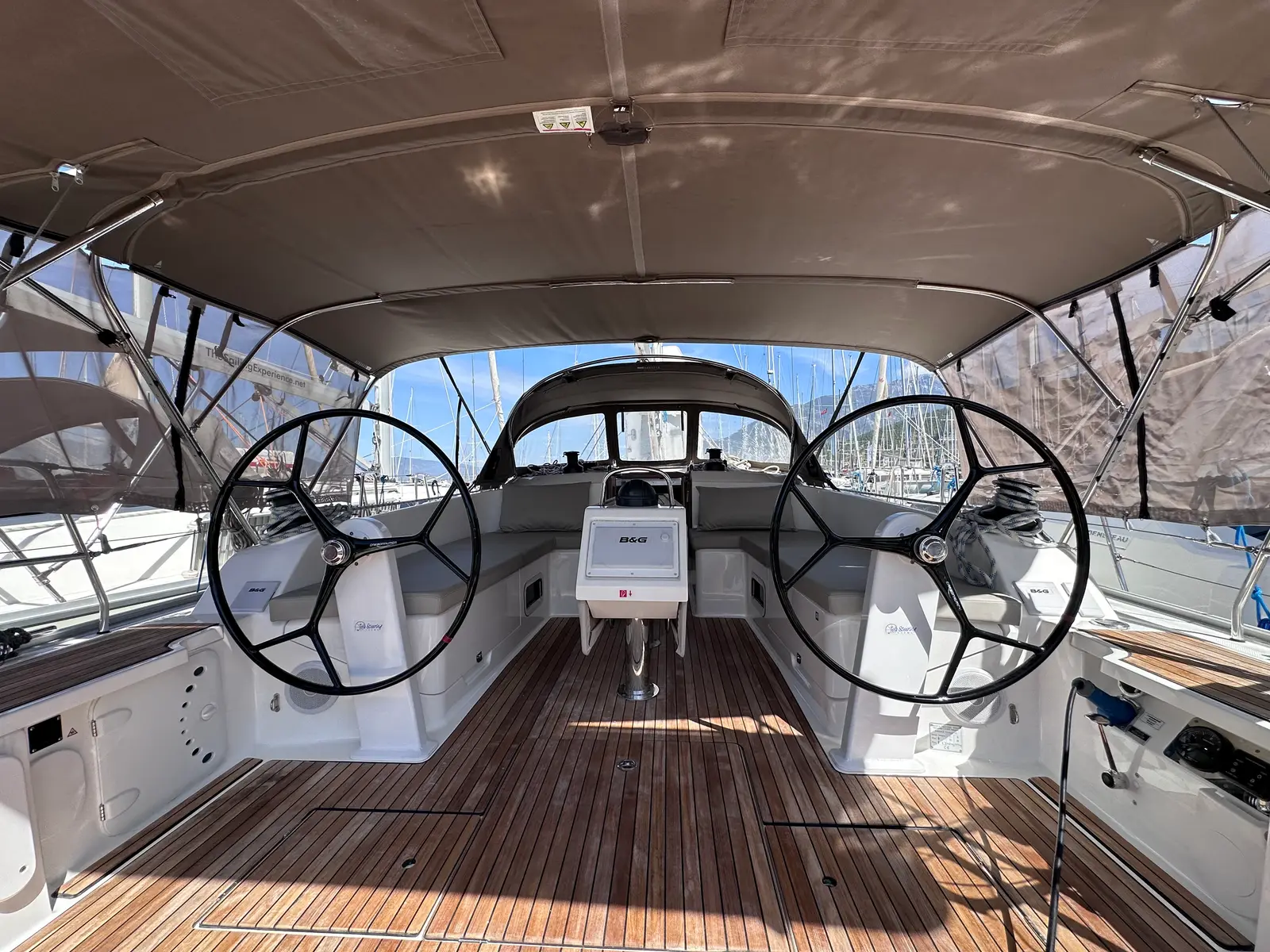 Sail Venus, photograph 11