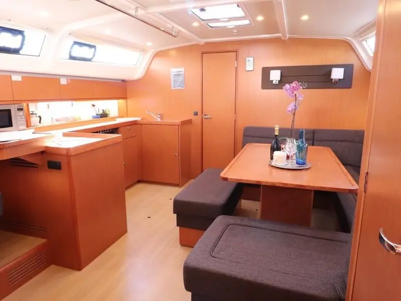 Euphoria (Water Maker), Interior image