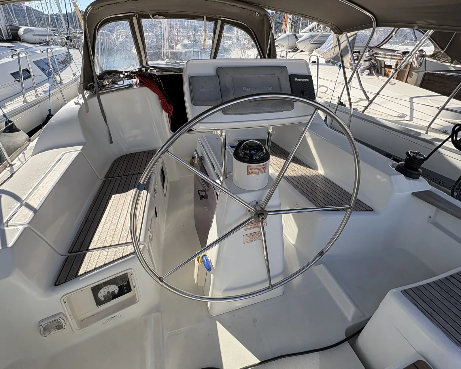 Sail Mira, photograph 4