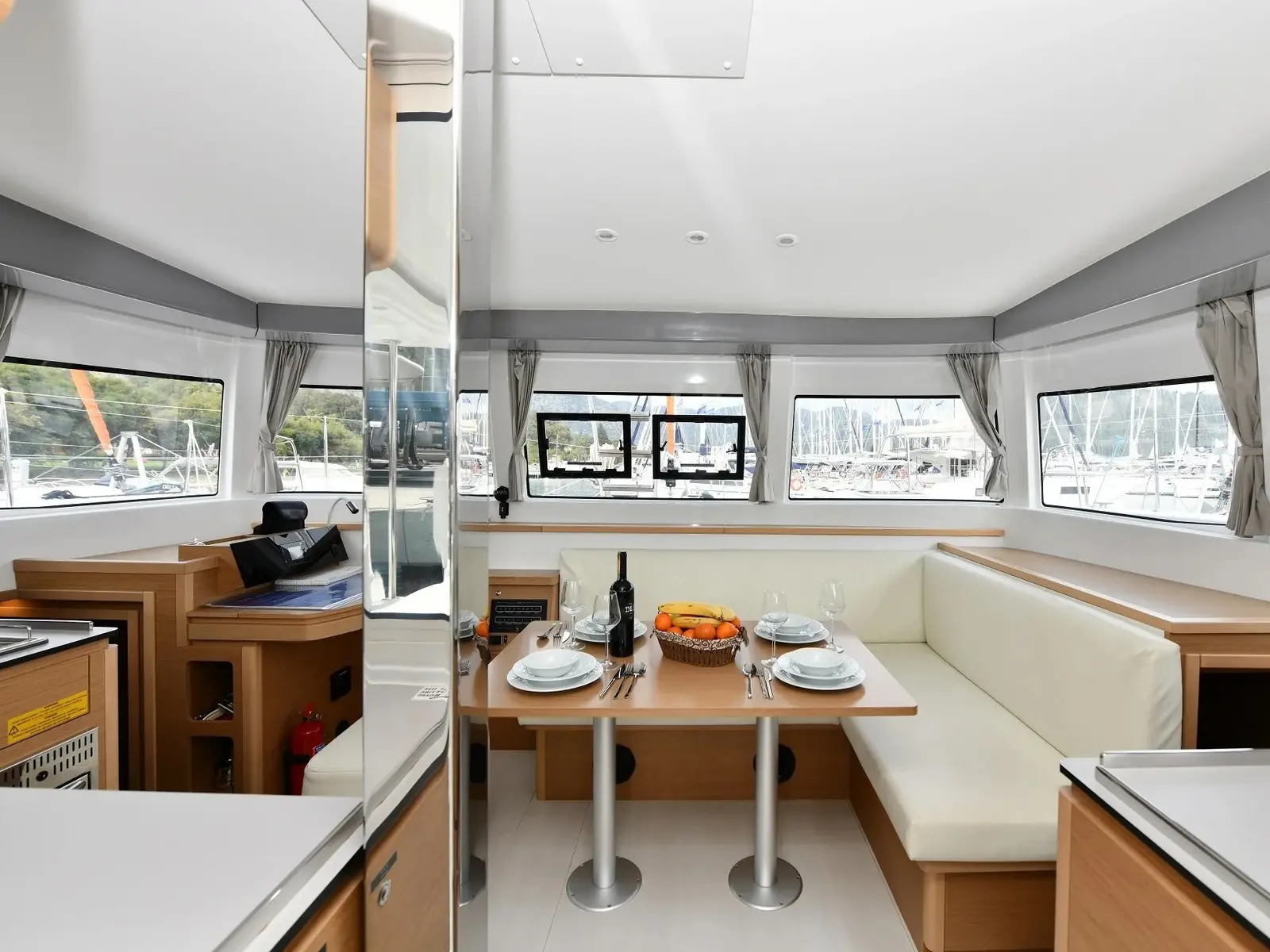 Kalevezi, Interior image