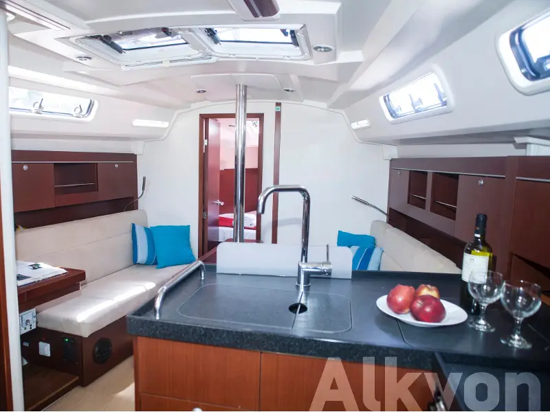 Alkion, Interior image