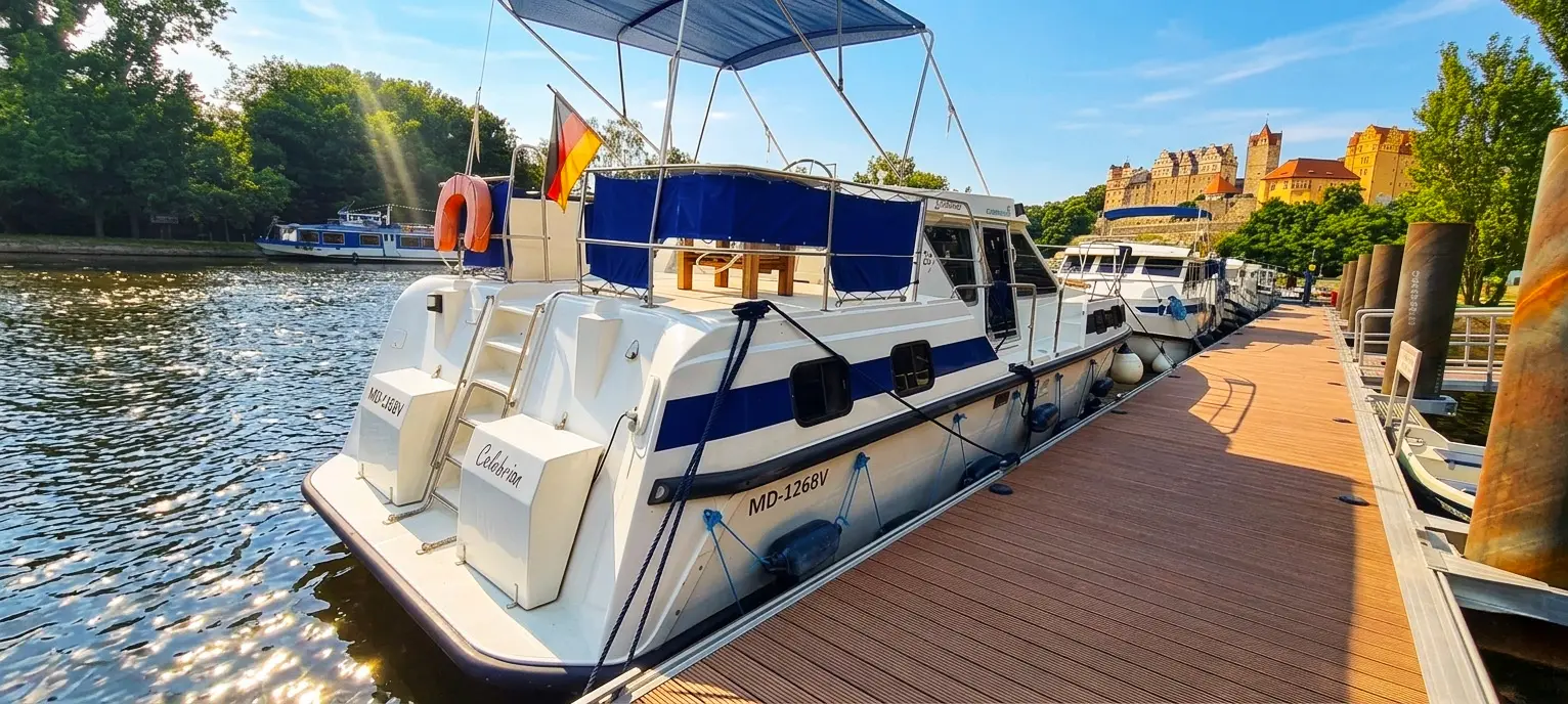 Cruiser Premium 4/6 Pers., Boat back