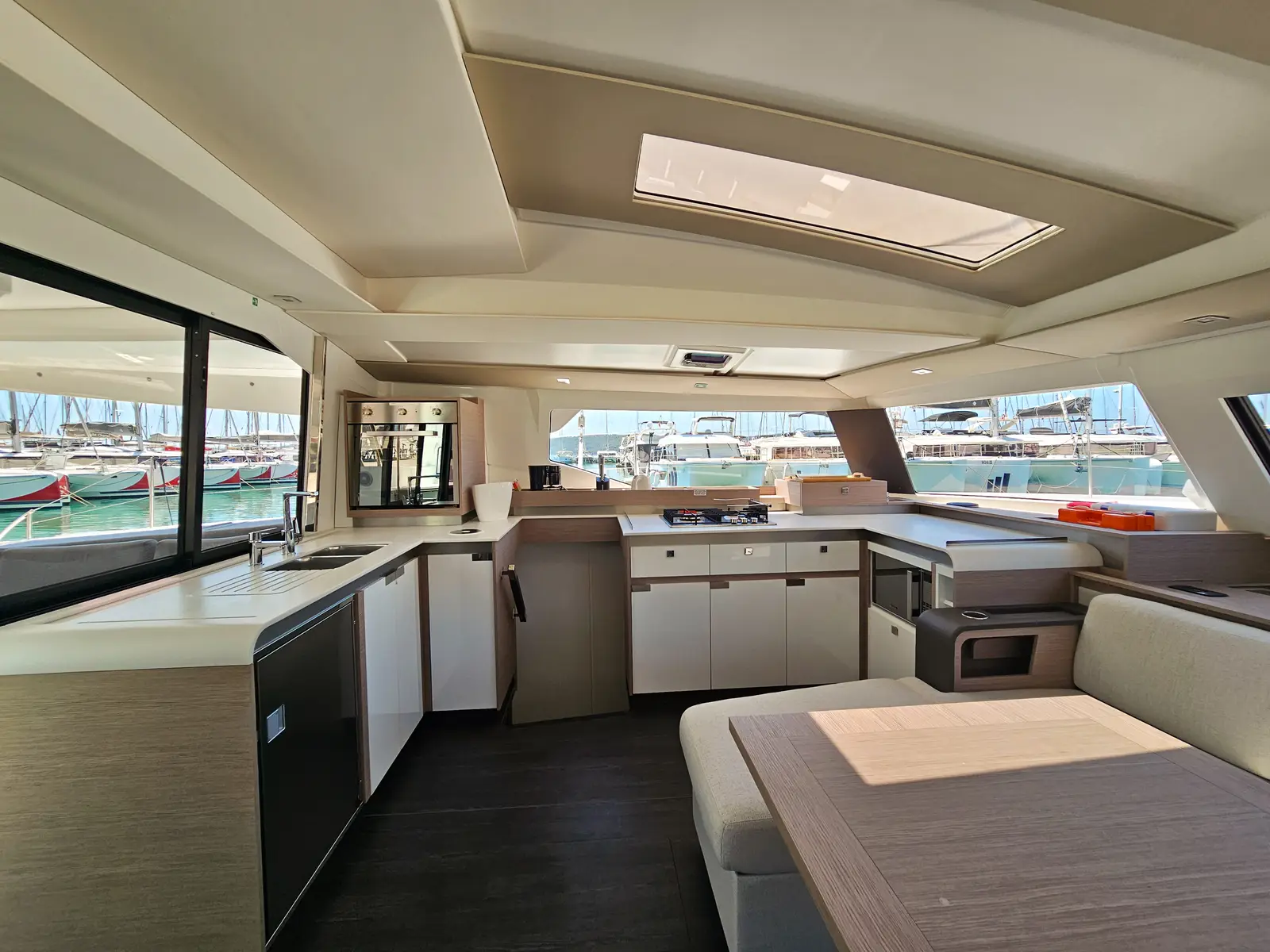 Marina, kitchen