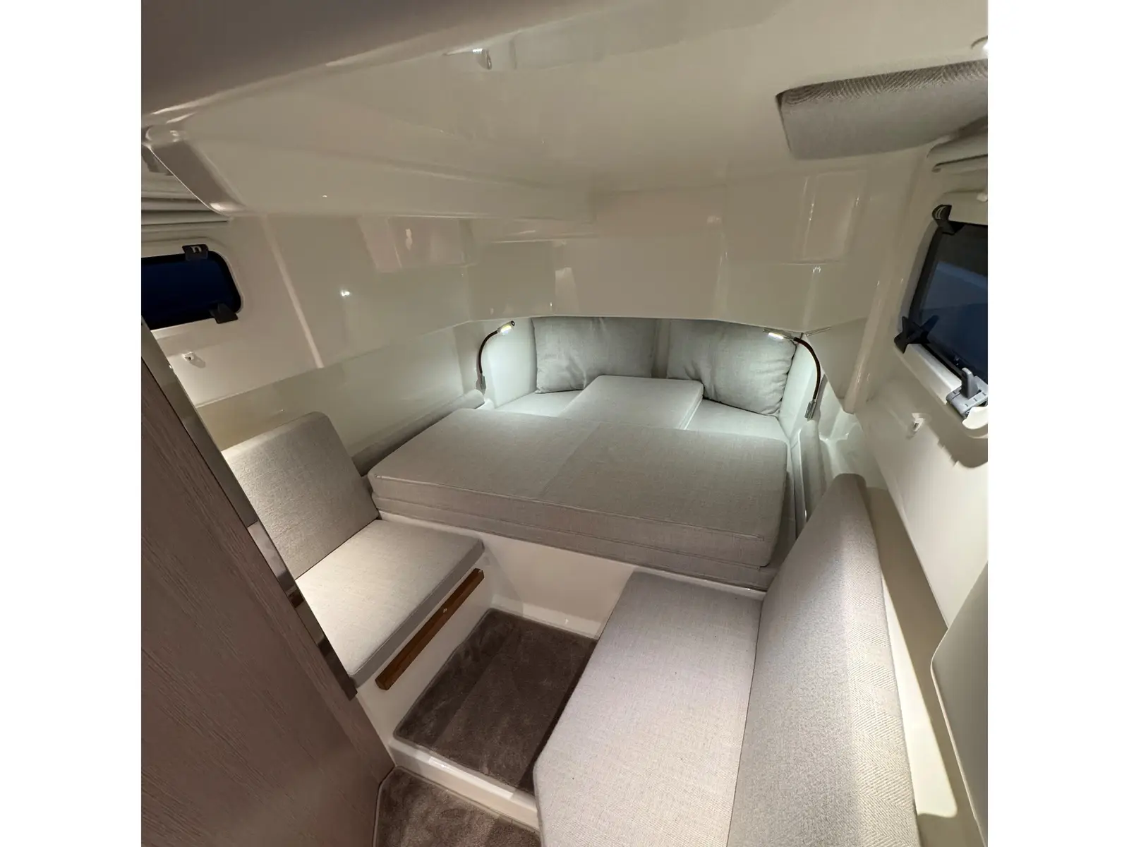 Mago Merlino, Interior image