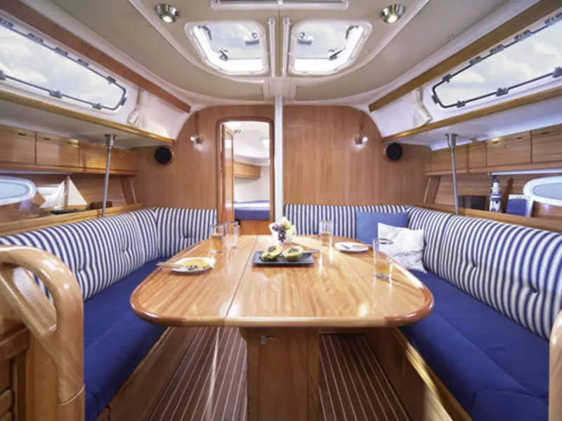 Matilde, Interior image