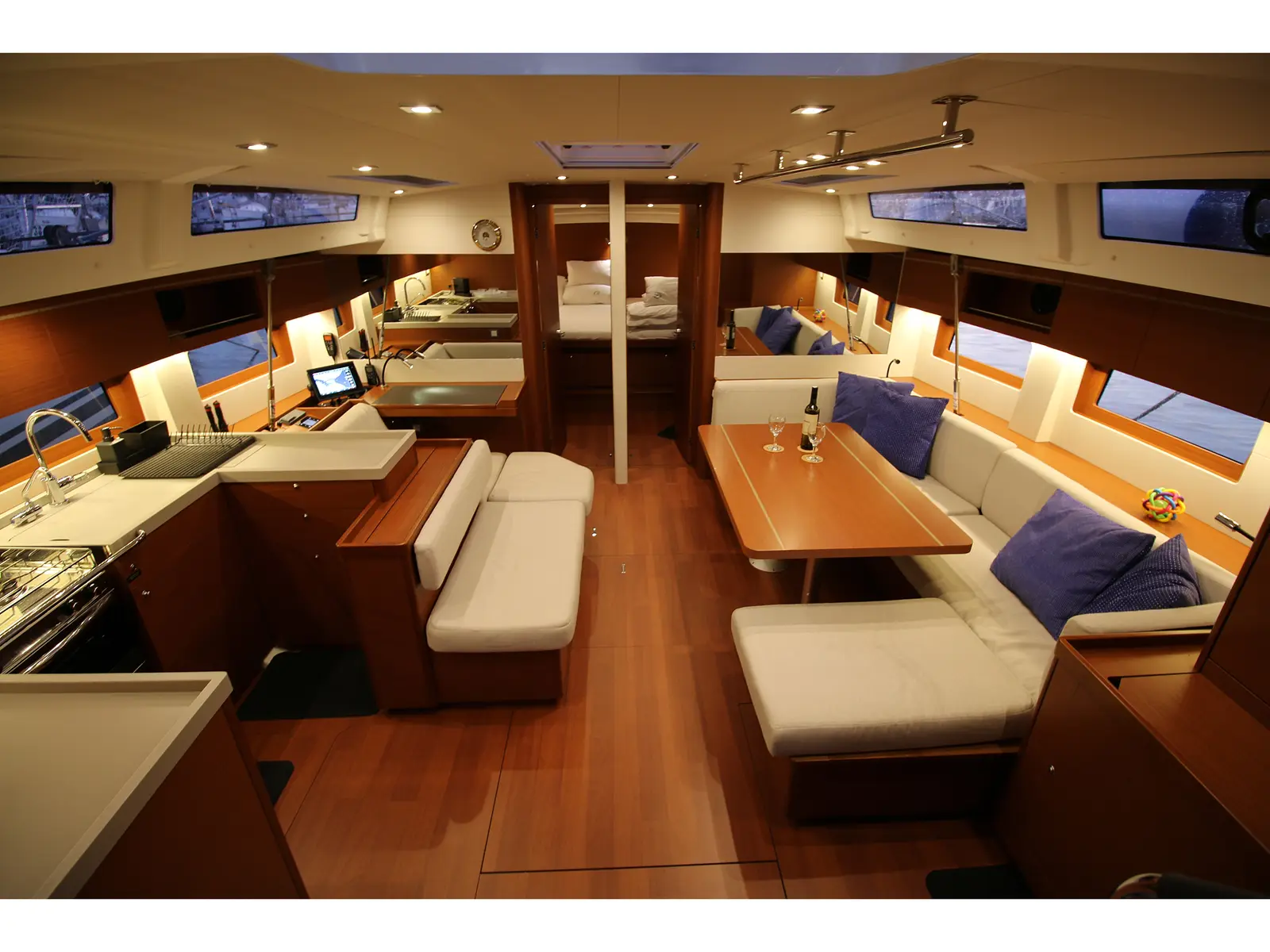 Pisces, Interior image